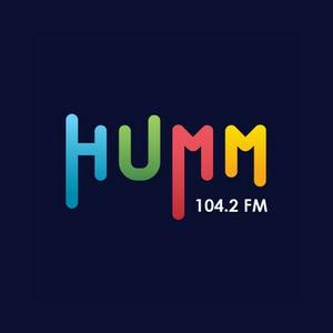 Lyt til HUMM FM 104.2 FM i appen